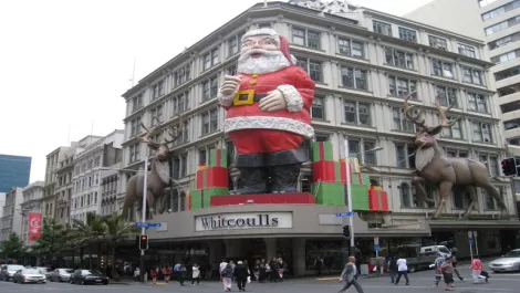 Kiwis prefer brick and mortar shops this xmas