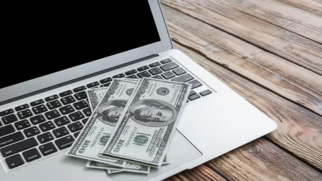 Yahoo CEO forgoes annual bonus and gives it to employees in wake of data breach fallout