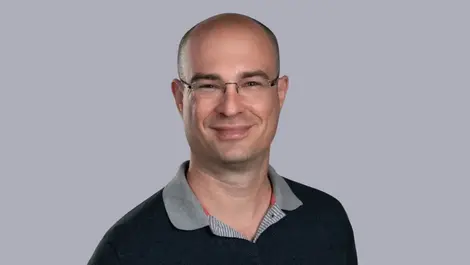 Carrier-agent friction eases as visibility gap widens